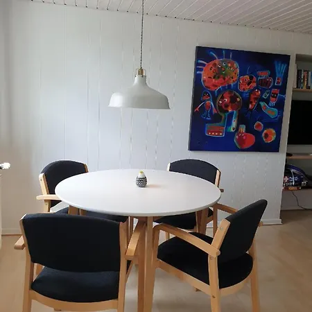 Apartment Violen Åkirkeby